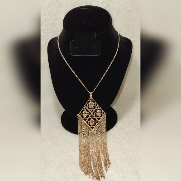 None Jewelry - Rose Gold Tone Sliding Diamond Shaped Tassled Necklace